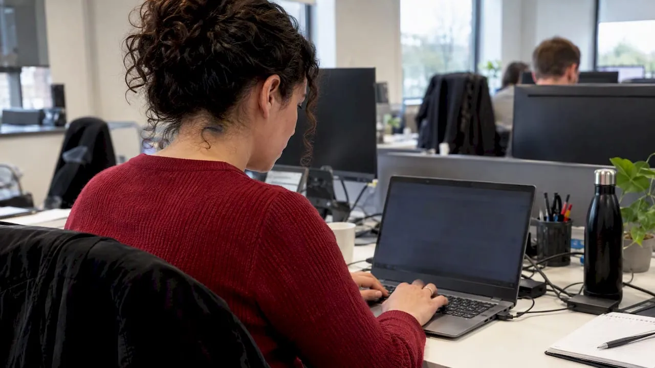 Recruitment editor testing job alert subject lines
